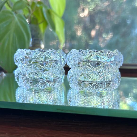 Vintage Clear Crystal Daisy & Button Design Napkin Rings Set of 4 - Picture 11 of 15